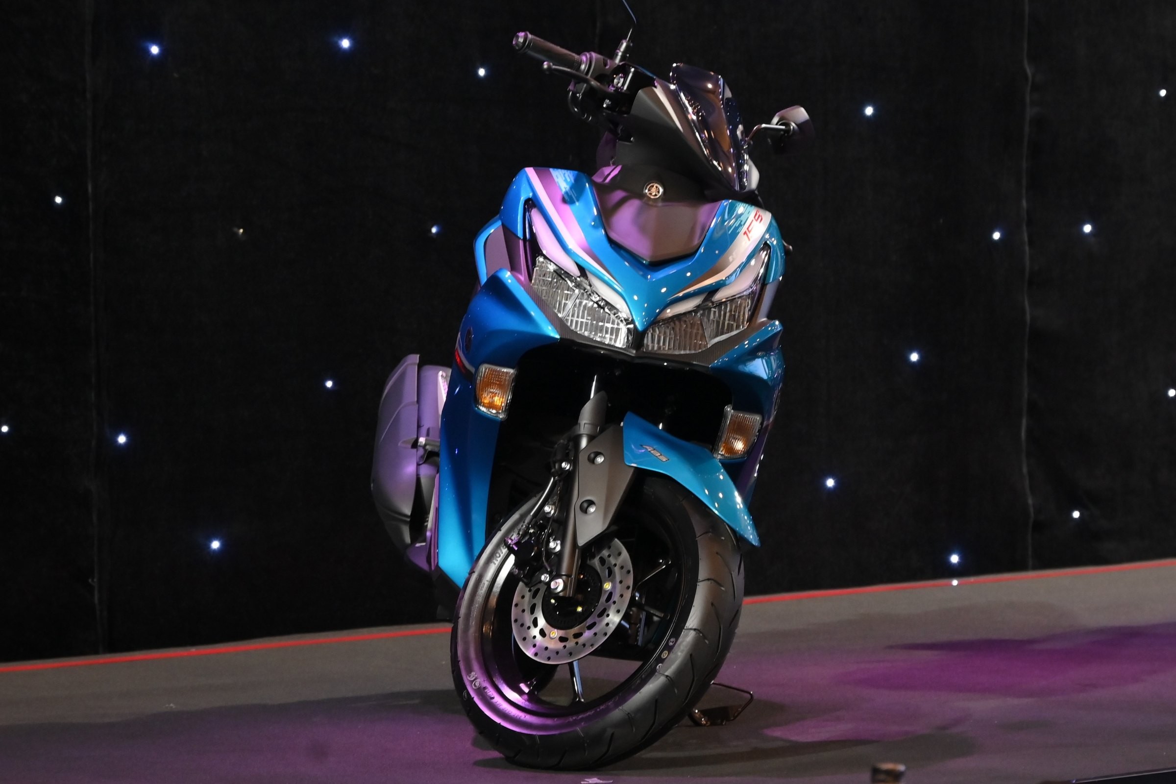 yamaha-nvx-the-he-II