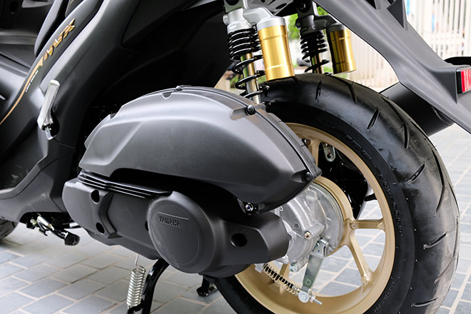 yamaha-nvx-den-mam-dong